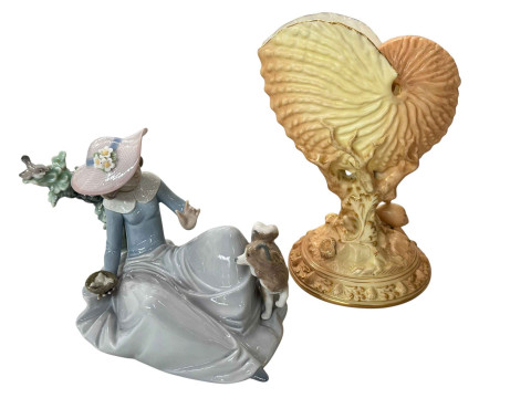 Lladro 'Not too Close' and Royal Worcester shell vase (2).