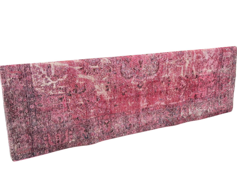 Handknotted Persian vintage carpet 3.05 by 2.03m.