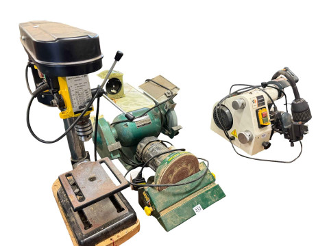 Bench drill, bench grinder, Record power DMG250 disc sander and Graver...