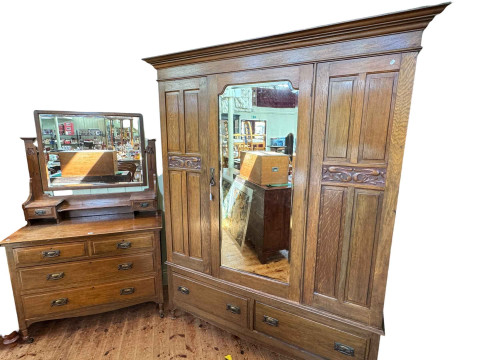 Edwardian oak mirror door wardrobe and dressing table, wardrobe 168cm...