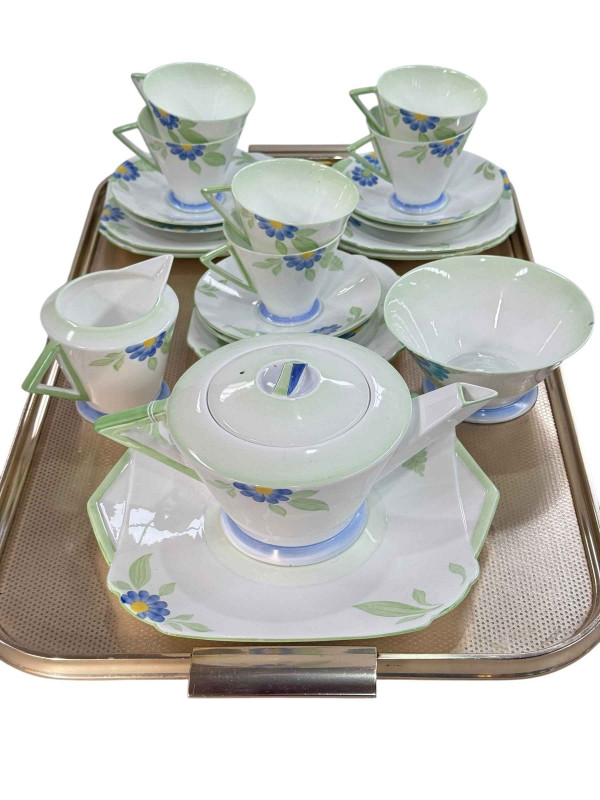 Shelley Art Deco twenty one piece tea set (missing one plate).