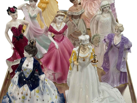 Eleven Coalport figures including QEII and Queen Mother.