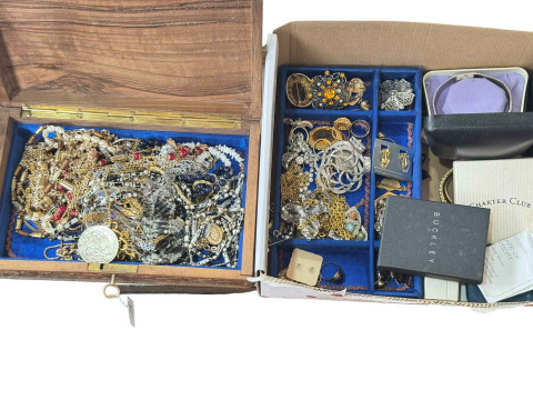 Collection of costume jewellery, wristwatches, etc.