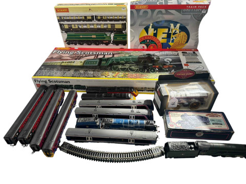 Hornby Flying Scotsman, The Golden Arrow and Torbay Express boxed sets,...