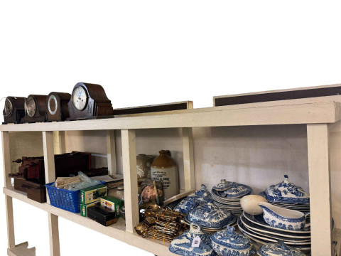 Collection of blue and white willow pattern china, stoneware barrel bottle,...