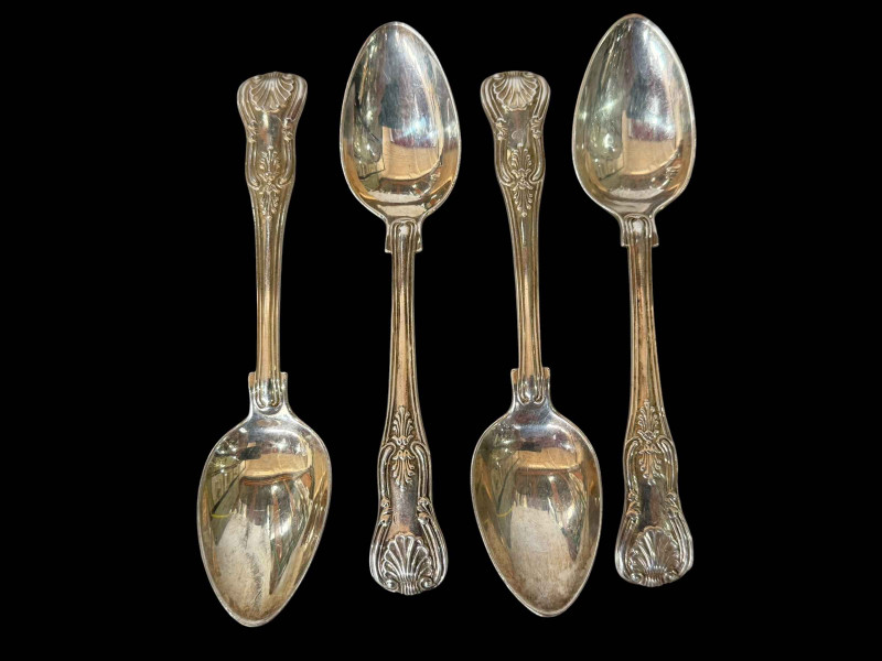 Four William IV silver Kings pattern teaspoon, London 1836.
