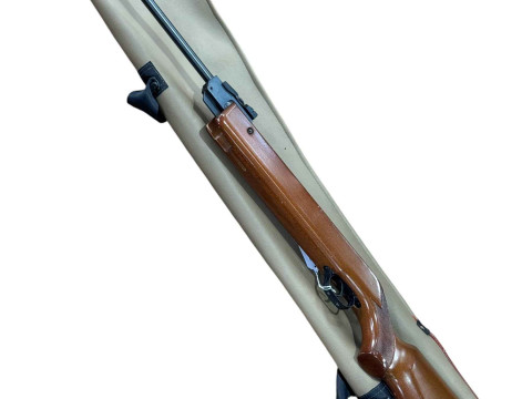 Diana G80 .22 air rifle with case and pellets (no licence required to...