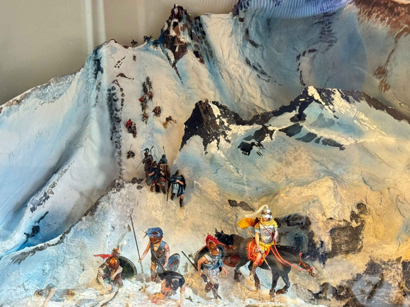 Framed Glyn Porteous diorama, Retreat of the Ten Thousand, Battle of Cunaxa, 47cm wide, 30cm deep.