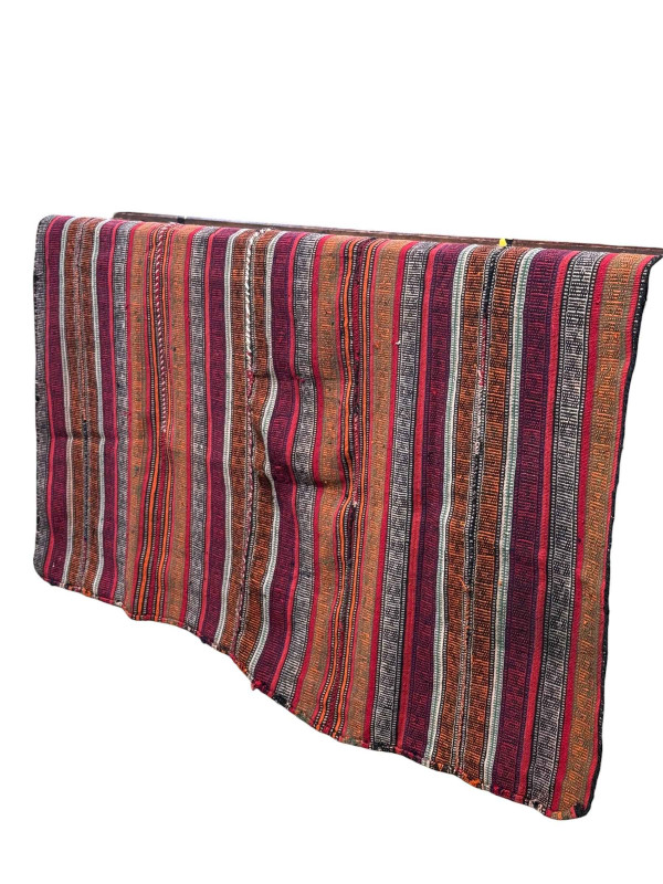Hand knotted antique Persian Qushi carpet, 195cm by 175cm.