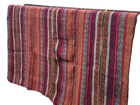 Hand knotted antique Persian Qushi carpet, 195cm by 175cm.
