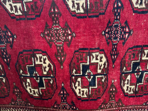 Early 20th Century Tekke Turkoman carpet with repeating boleh pattern and geometric border, 327cm by 112cm. thumbnail