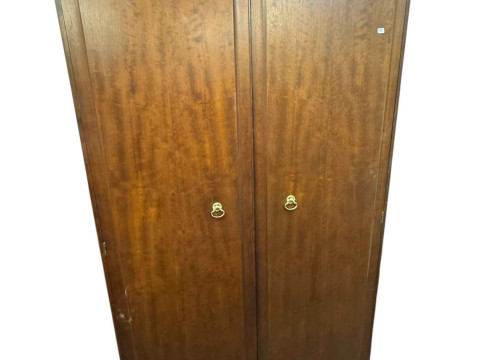 Three piece Stag Minstrel bedroom suite. thumbnail