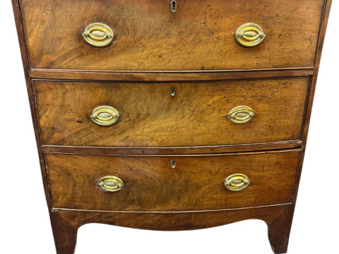 Small Georgian mahogany three drawer chest on bracket feet, Georgian oak...