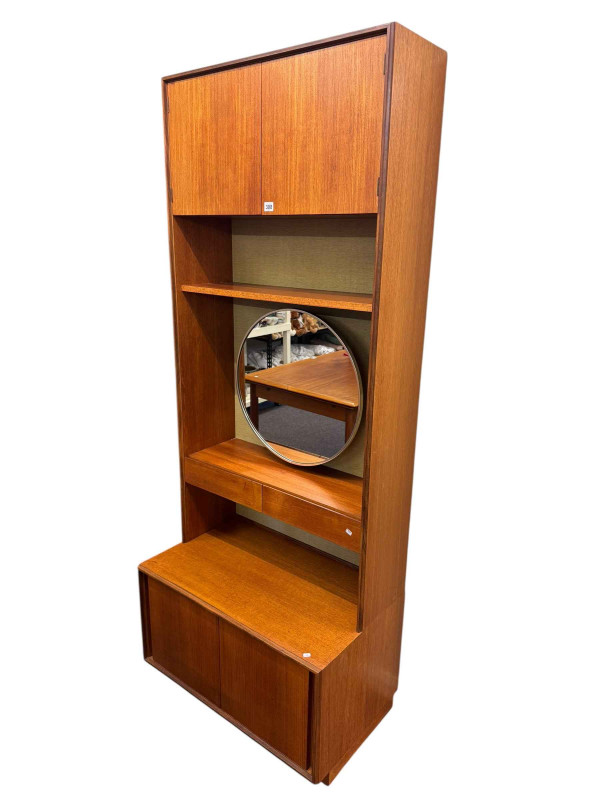 G Plan teak wall unit, 76cm by 194cm by 46cm.
