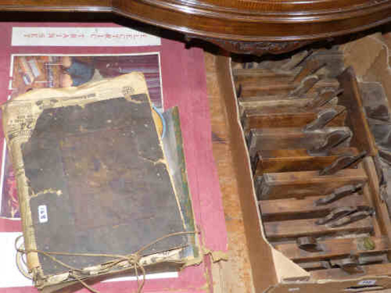 Box of wood moulding planes, Japanese tea set and a 'Chad Valley' train set