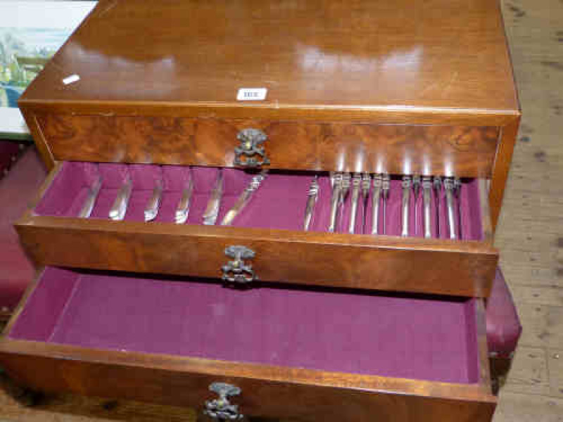 Canteen of community plate in walnut three drawer case