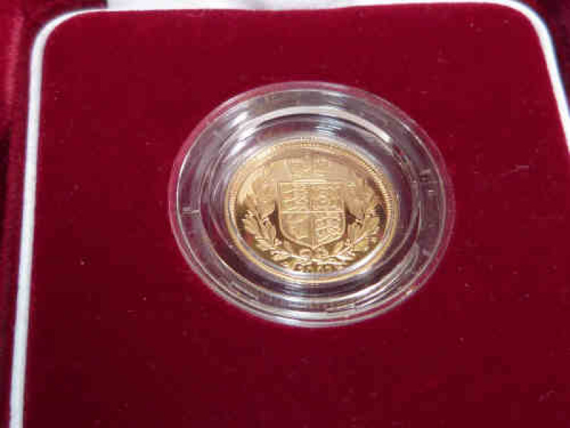 2002 Royal Mint proof half sovereign, with certificate, cased