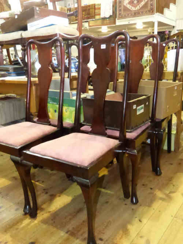Set of six mahogany Queen Anne style dining chairs