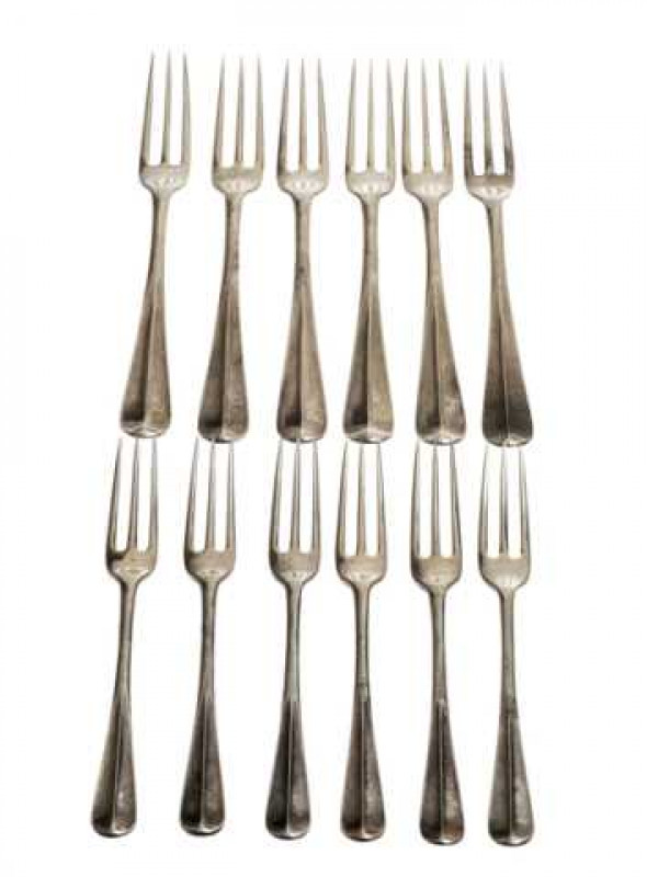 A set of twelve Britannia Standard Hanoverian pattern silver forks, comprising six table forks, Francis Higgins II, London 1891, each engraved with a crest; and six dessert forks, Francis Higgins or Francis Higgins & Sons Ltd, five 1891 and one 1911, each