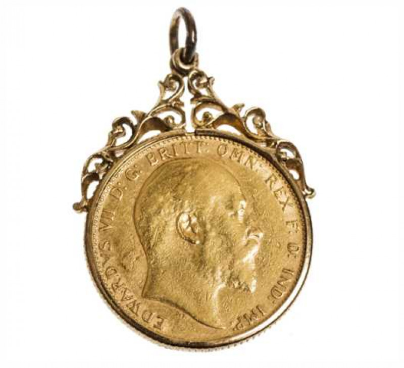 An Edward VII 1907 sovereign, in a loose mount.