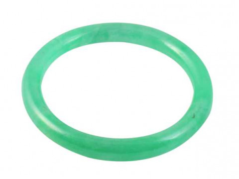 A simple jadeite bangle, weight approx. 27.6gms. Outer diameter approx....