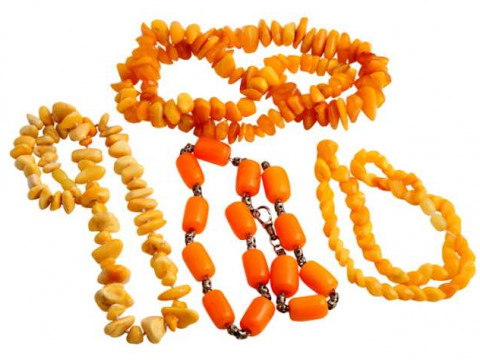 A string of one hundred and seven irregular shaped graduating beads. Weight...