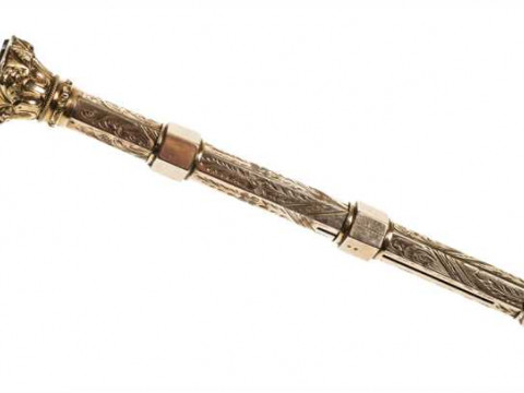 A Victorian propelling pencil and fountain pen, with green hardstone seal...