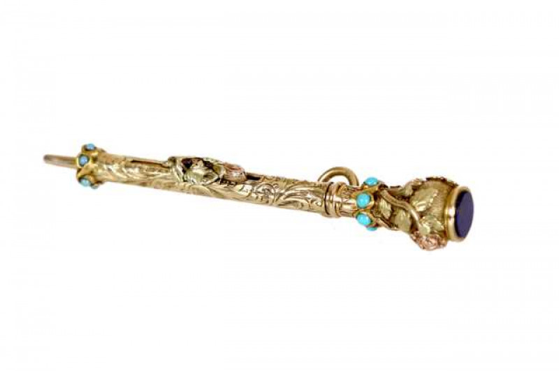 S. Mordan & Co: A two tone and turquoise set propelling pencil, cast and engraved with shamrock, rose and thistle, plain seal terminal. Approximately 7.8 grams, 63mm extended