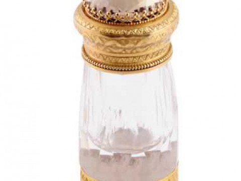 A fine 19th Century yellow metal and glass vinaigrette and scent flask,...