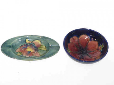Moorcroft orchid ashtray and anemone dish (2)