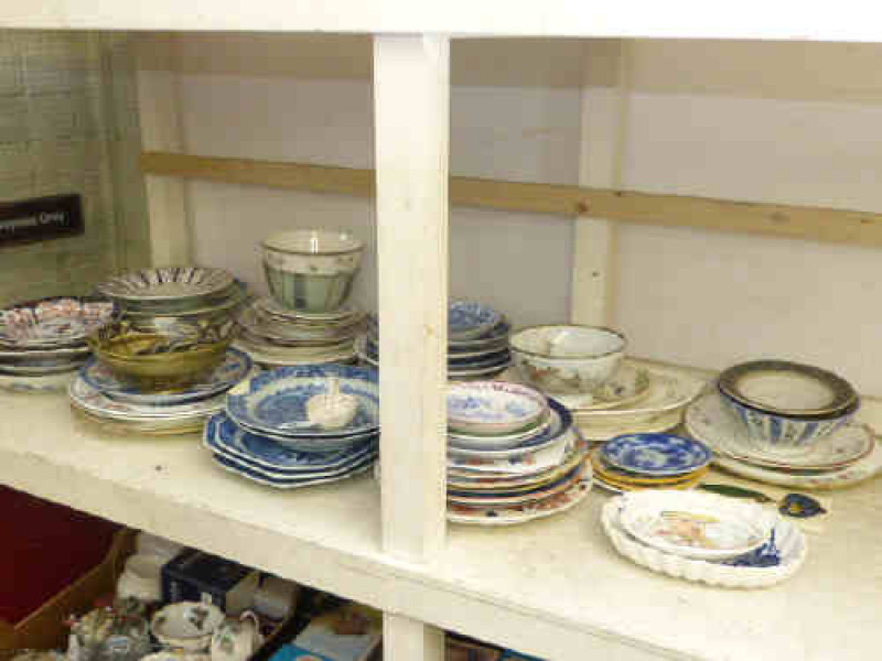 Collection of Oriental plates, bowls and dishes
