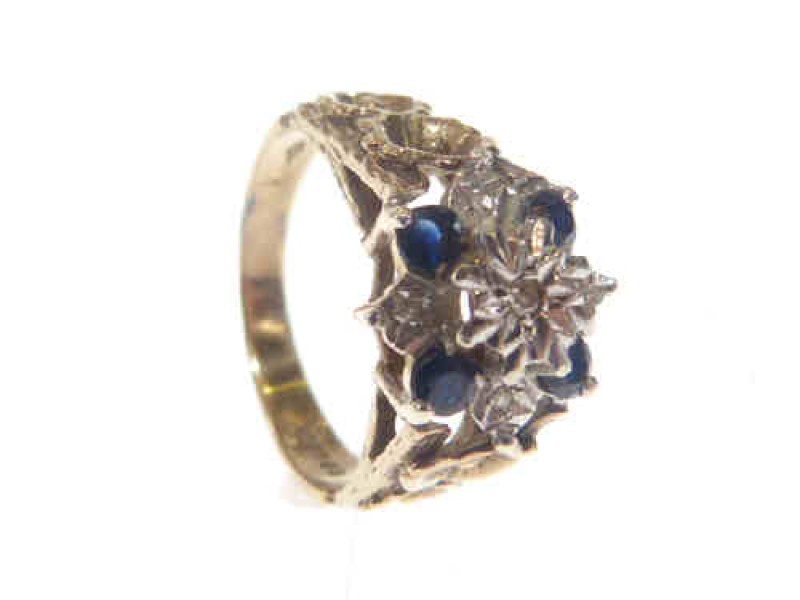 9ct gold ring set with sapphires and diamonds, size O