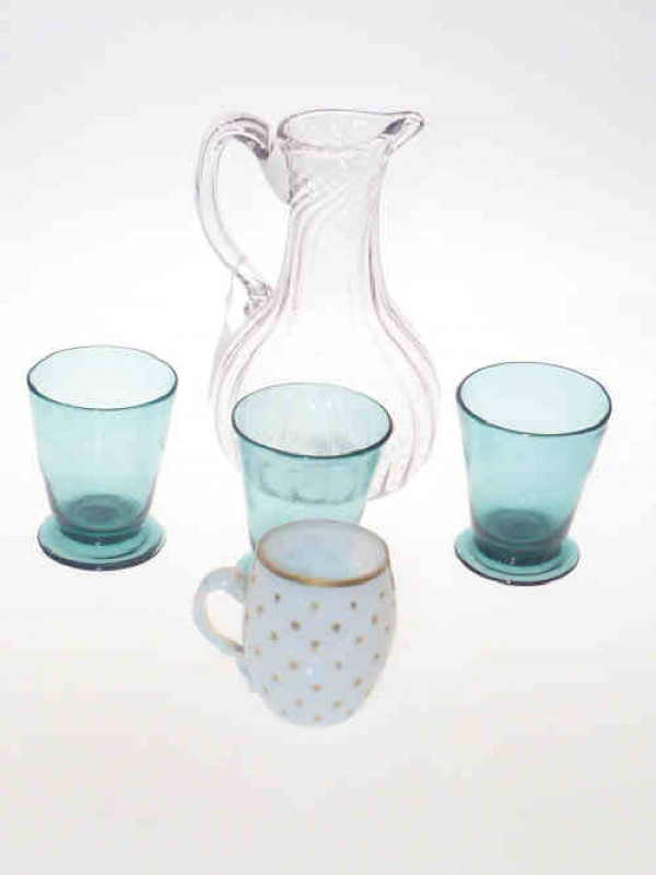 Georgian glass ewer, three 18th/19th Century green-glass beakers and a gilt highlighted milk glass tankard (5)