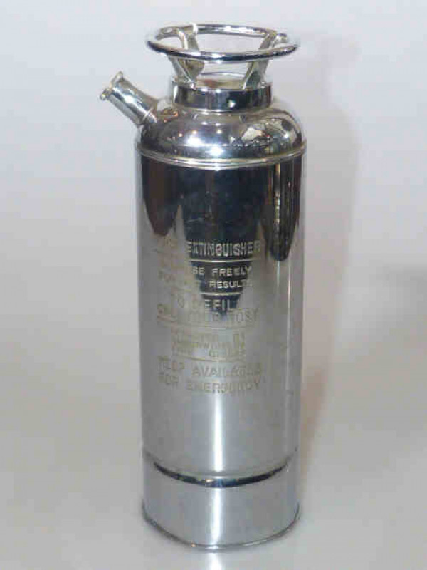 Novelty musical cocktail shaker, playing 'Smoke gets in your eyes'