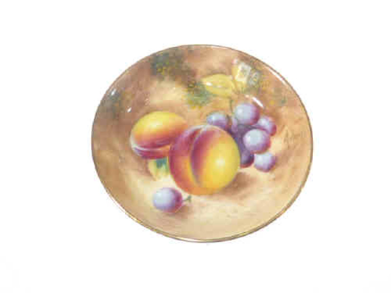Small Royal Worcester fruit painted dish, signed
