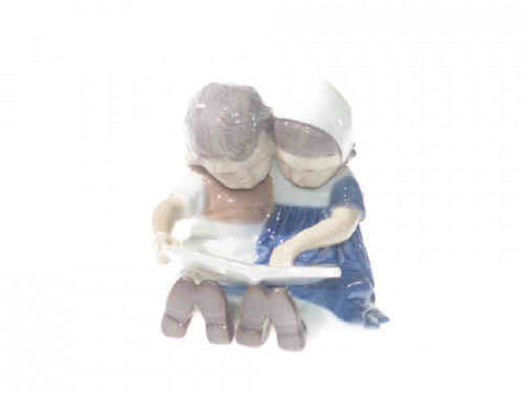 Bing & Grondahl Copenhagen figure group, No. 1567