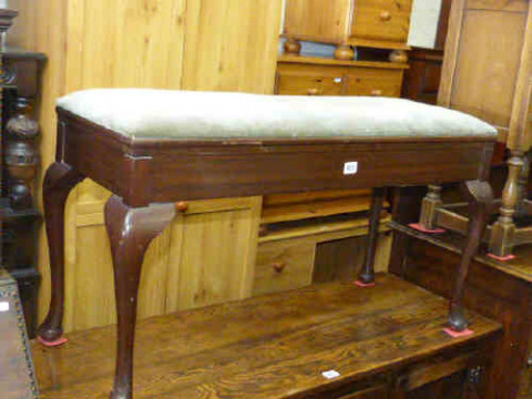 Mahogany cabriole leg duet stool