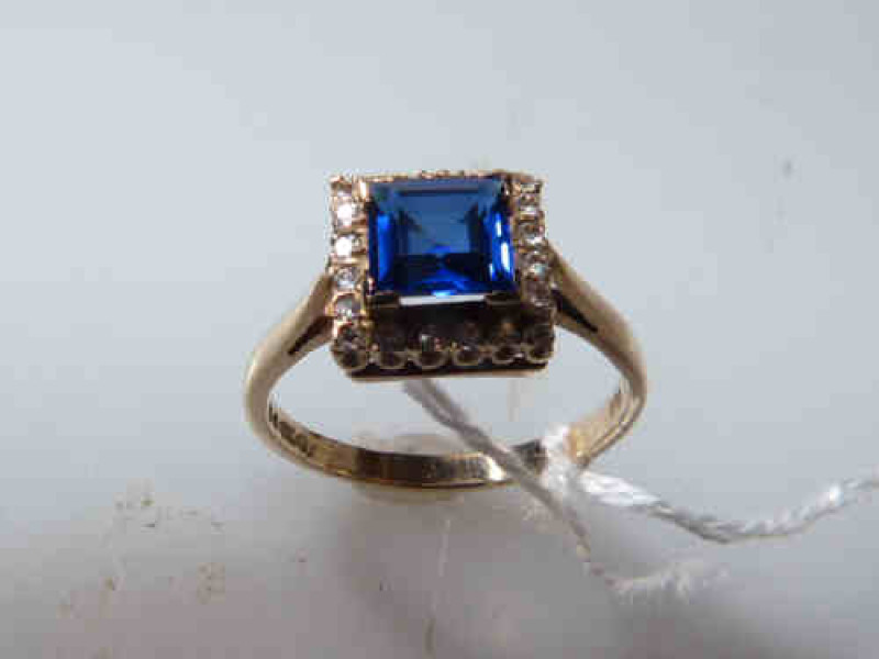 9ct gold ring, size Q