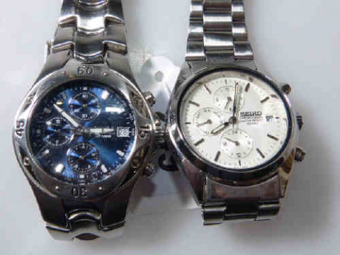 Seiko chronograph wristwatch and an Accurist chronograph wristwatch (2)
