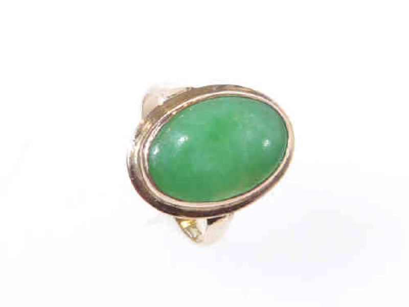 Jadeite ring, stamped '14K', size I