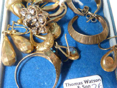 Two 9ct gold rings and five pairs of 9ct gold earrings, approximately...