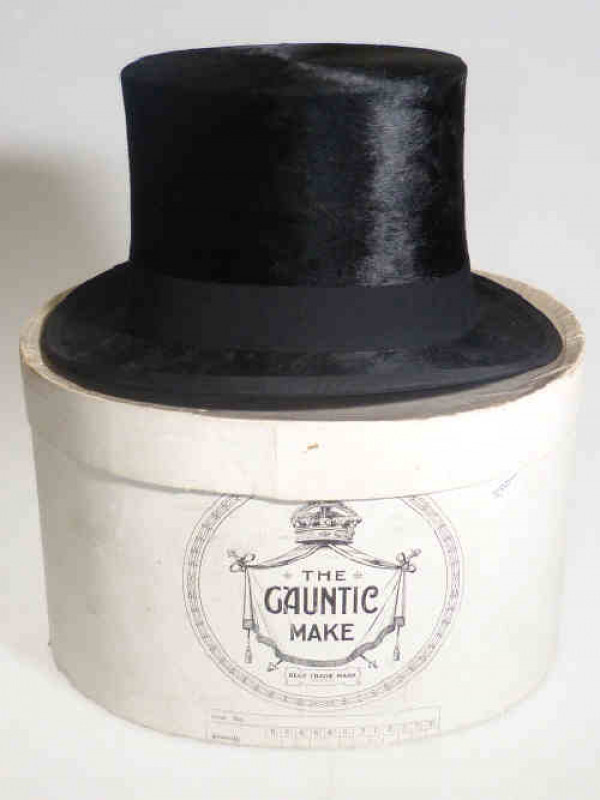 Vintage top hat and box