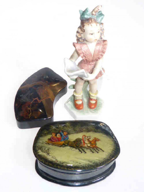 Goebel figure of girl singing together with tortoiseshell box and a Russian lacquered box (3)