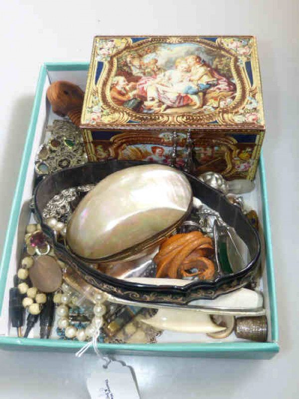 Costume jewellery, mother of pearl purse, etc