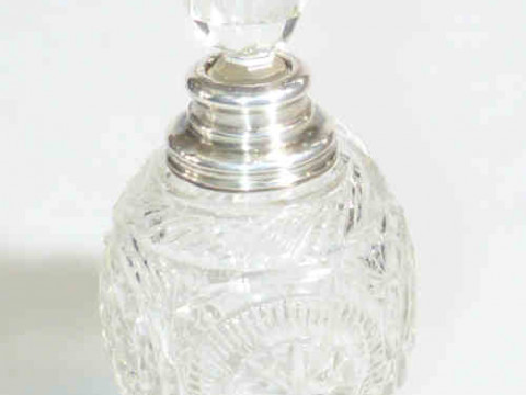 Silver mounted crystal scent bottle