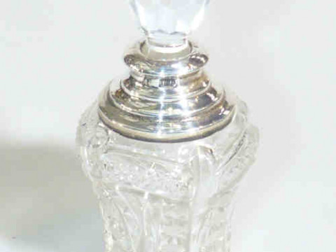 Silver mounted crystal scent bottle
