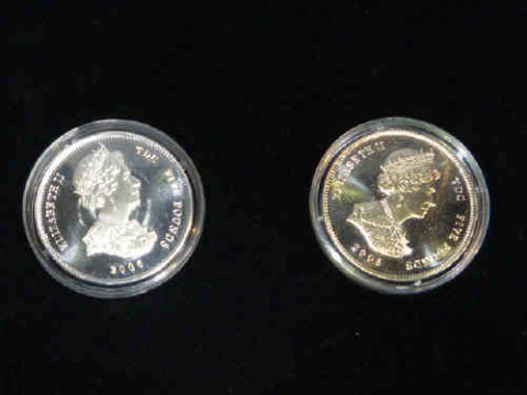 Cased Queen's 80th Birthday minting error coin set