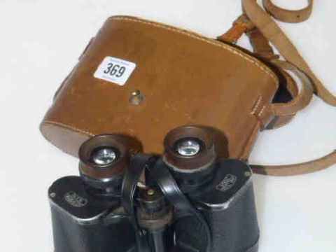 Pair Zeiss binoculars