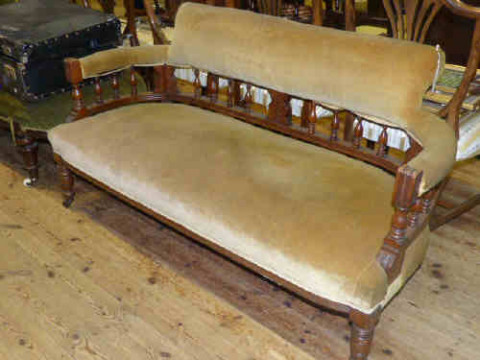 Late Victorian spindle back drawing room settee