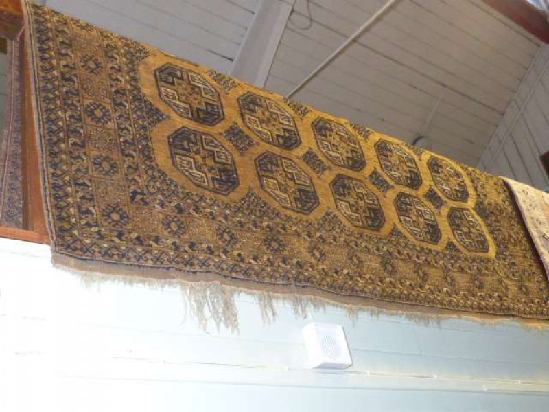 Gold ground Persian design carpet 3.20 x 2.60